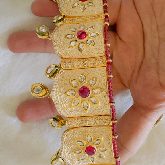 Brand new antique gold plated Indian Pakistani kundan Gold & Pink Necklace Set